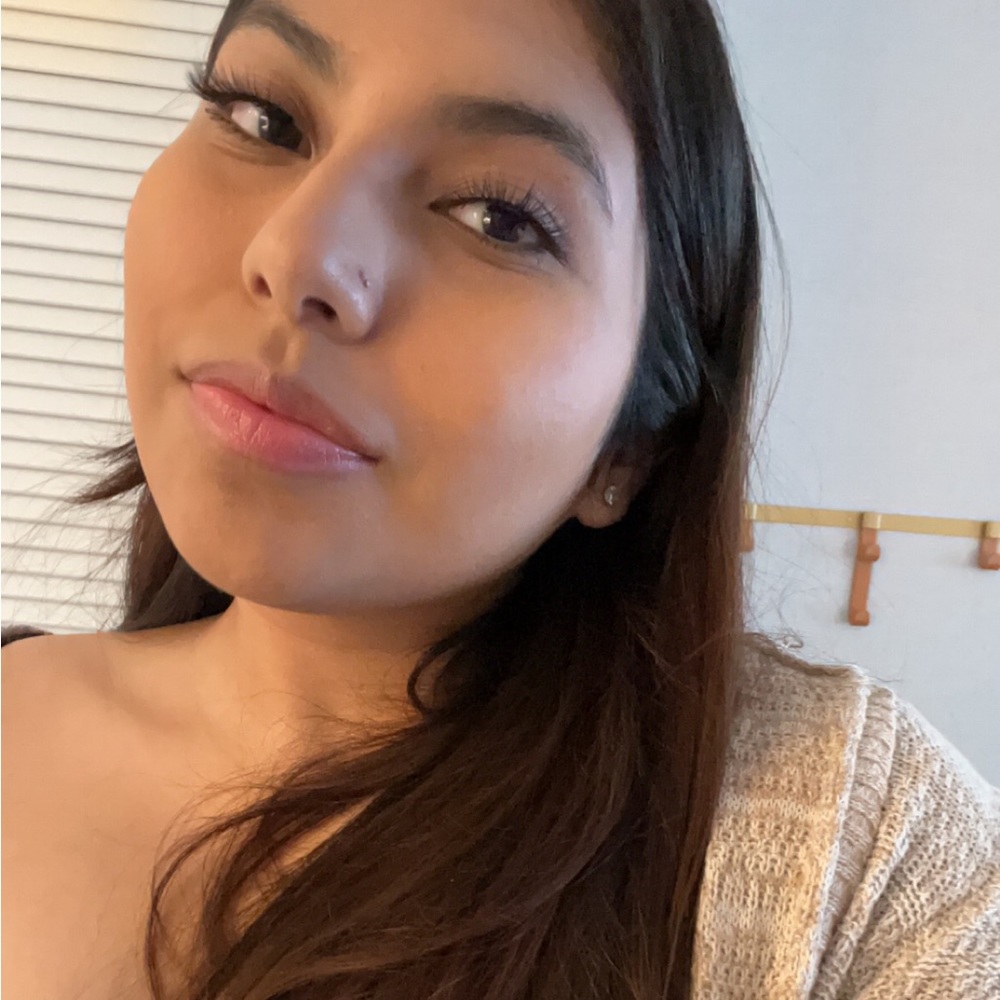 Meet your Posher, Gabriela
